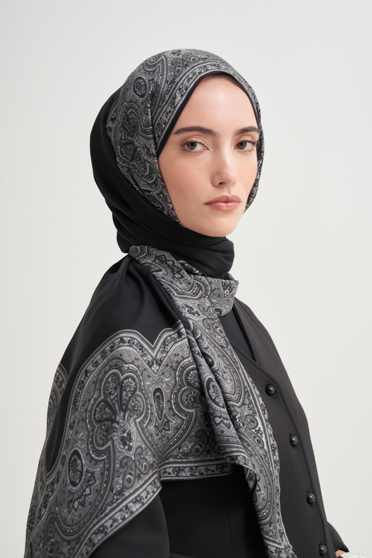 PERA - Siyah Viskon Şal