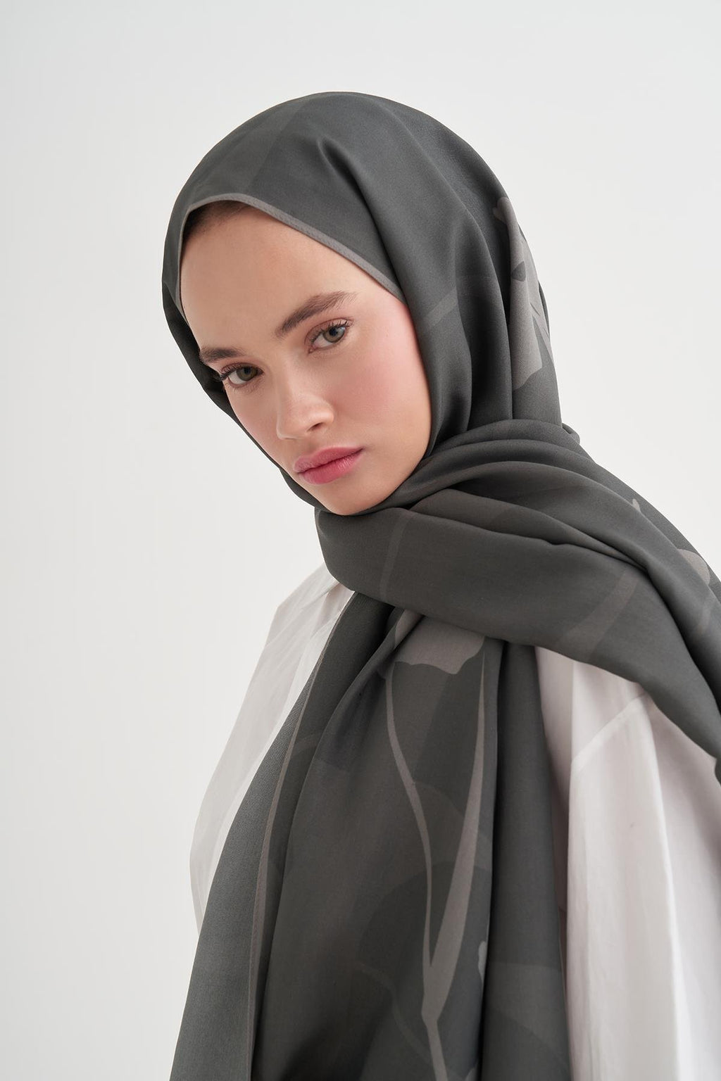 GİZLİ BAHÇE - Koyu Gri Floş Şal