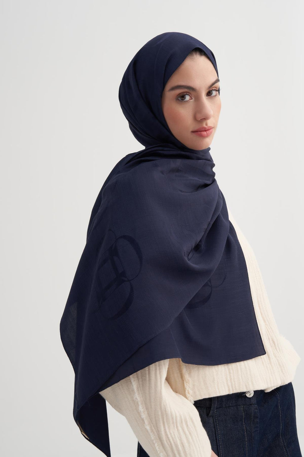 HALE - Lacivert Floş Jakar Şal