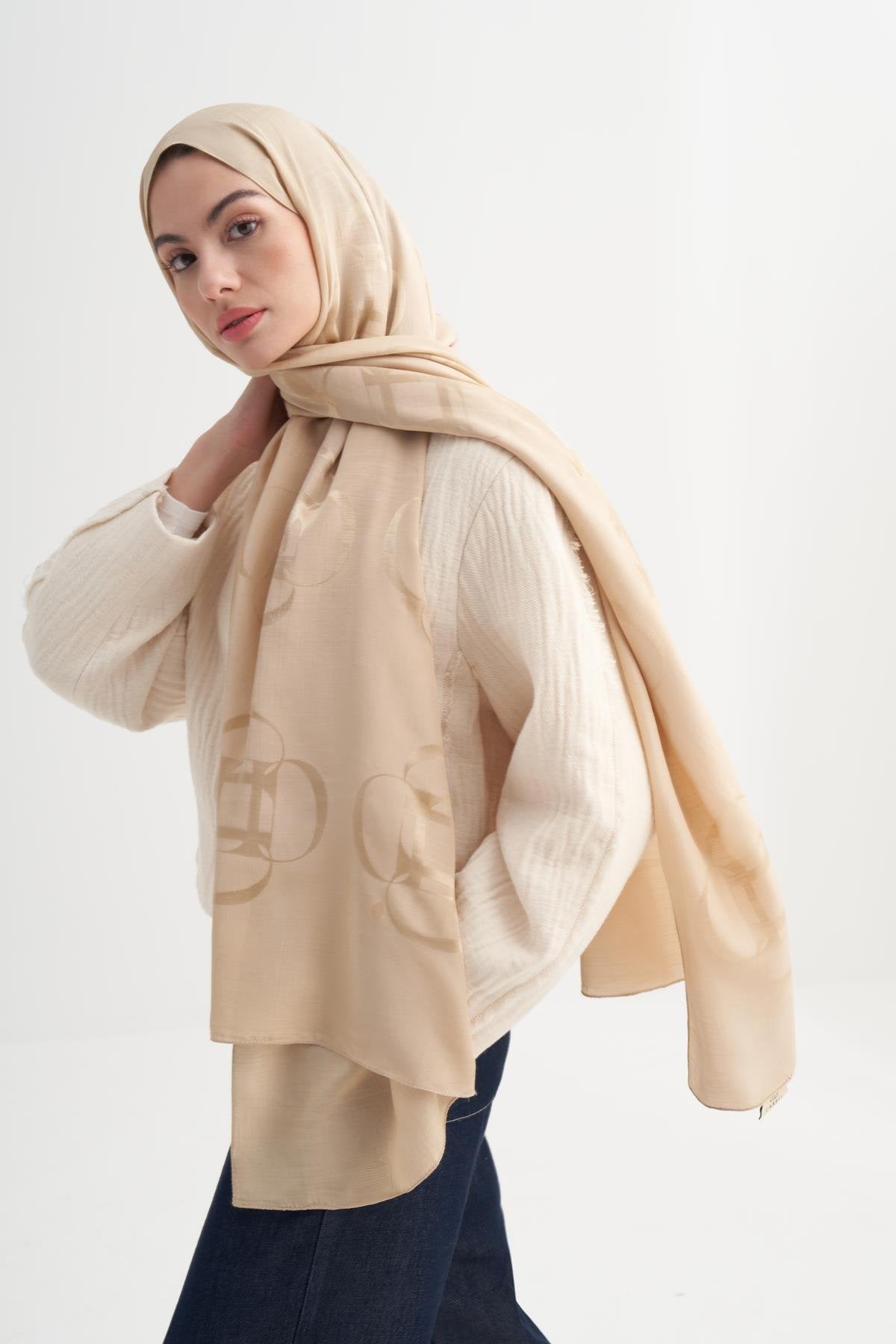 HALE - Bej Floş Jakar Şal