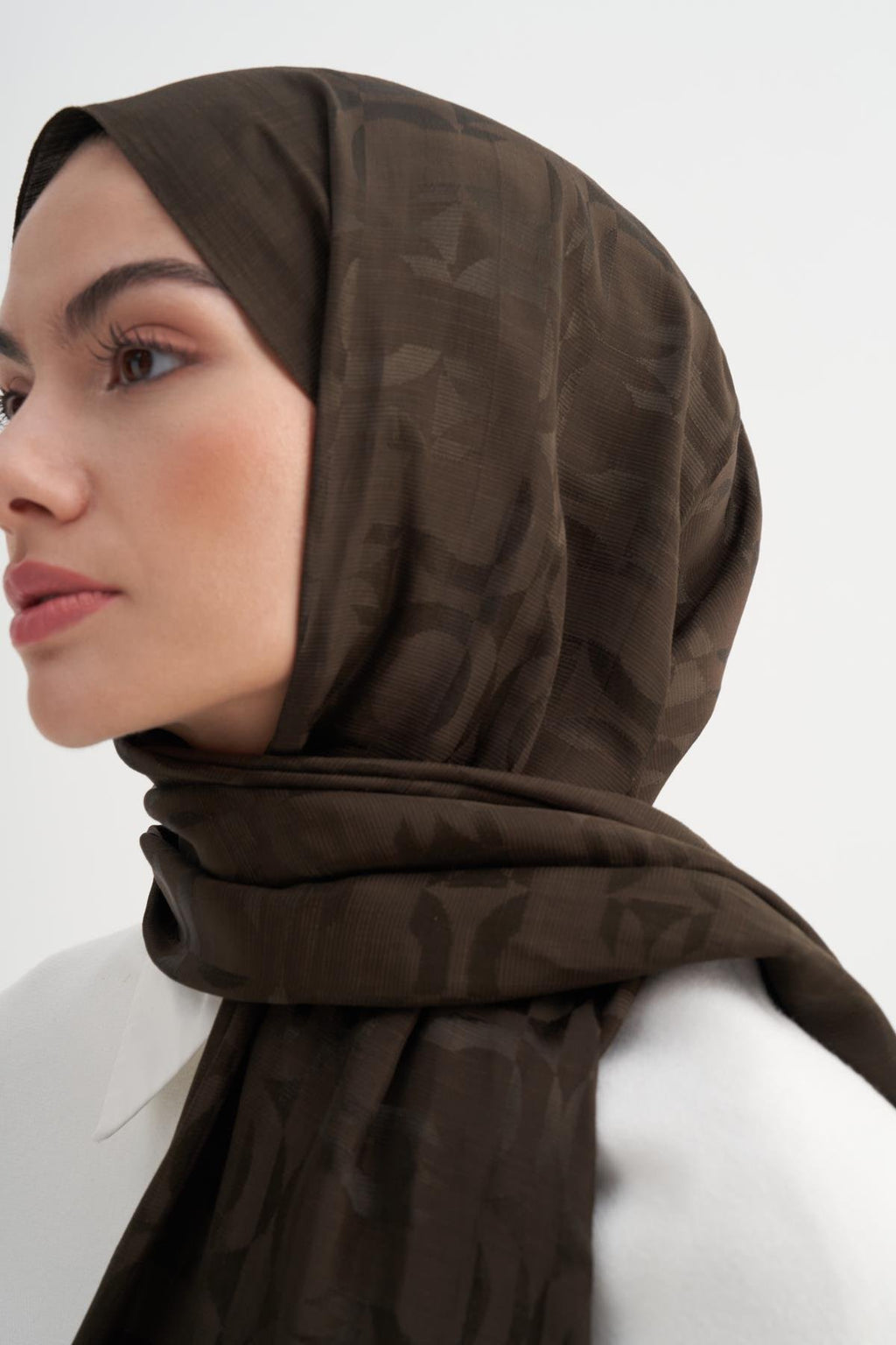 HALE - Acı Kahve Floş Jakar Şal