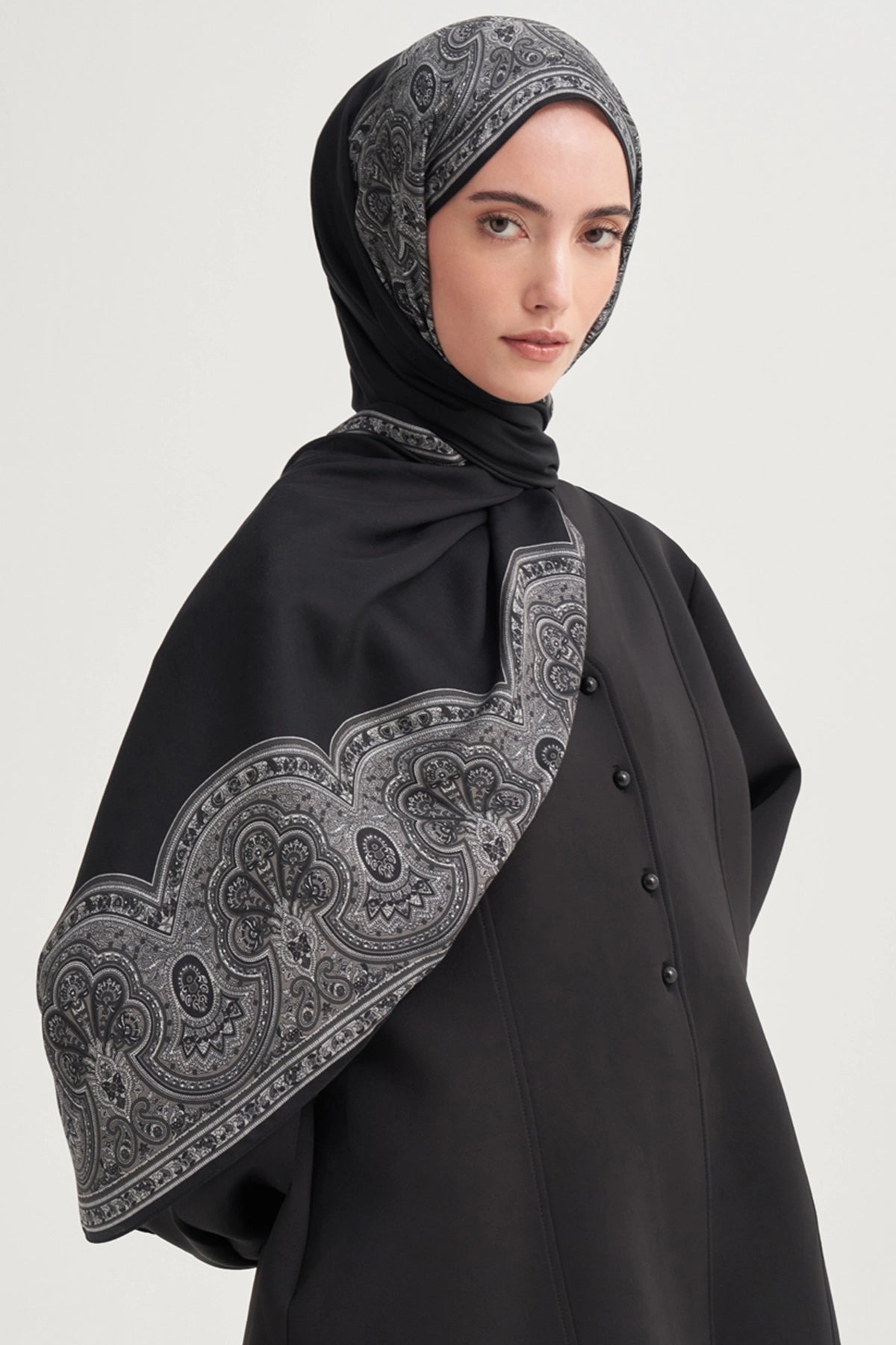 PERA - Siyah Viskon Şal