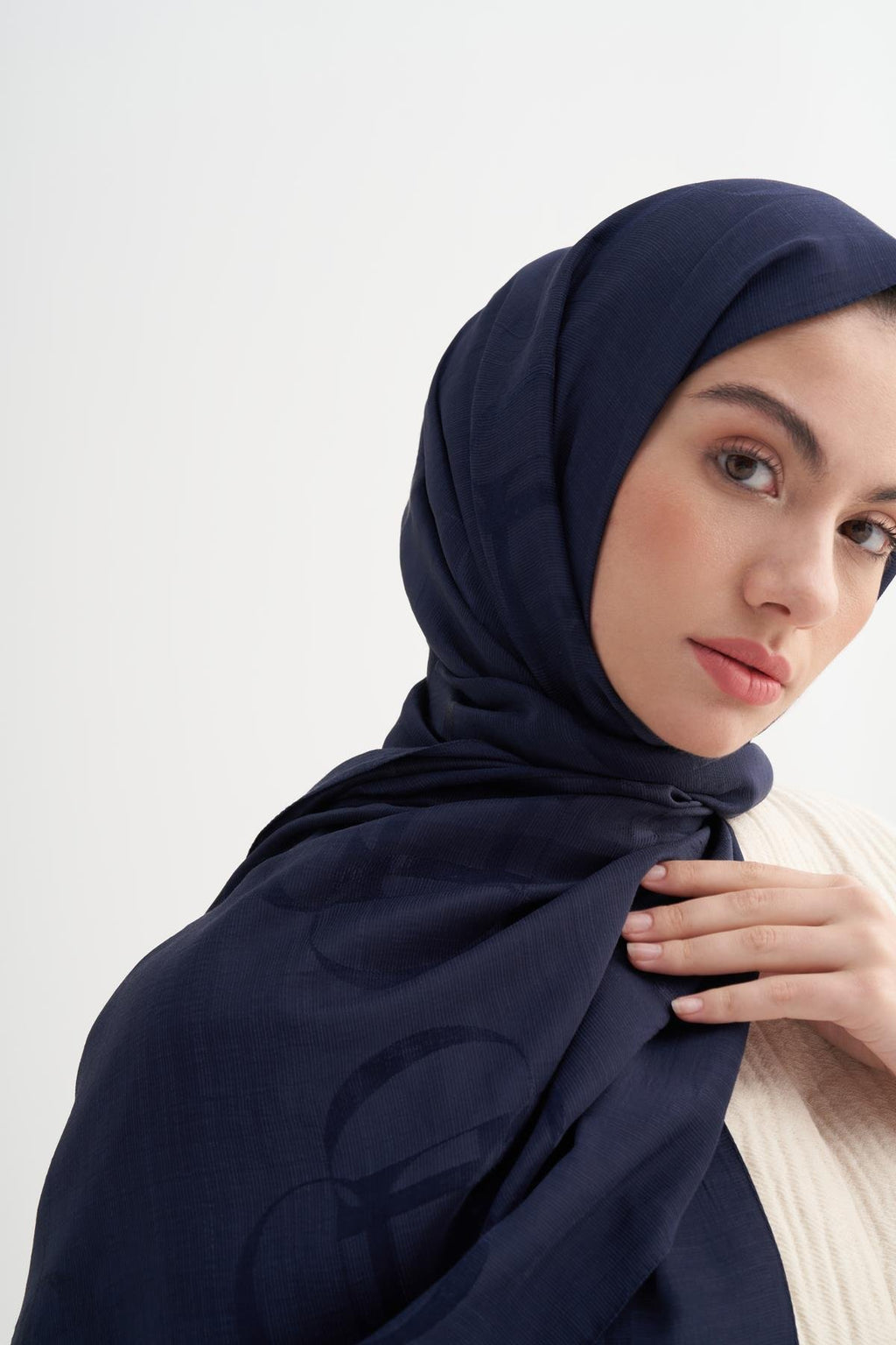 HALE - Lacivert Floş Jakar Şal